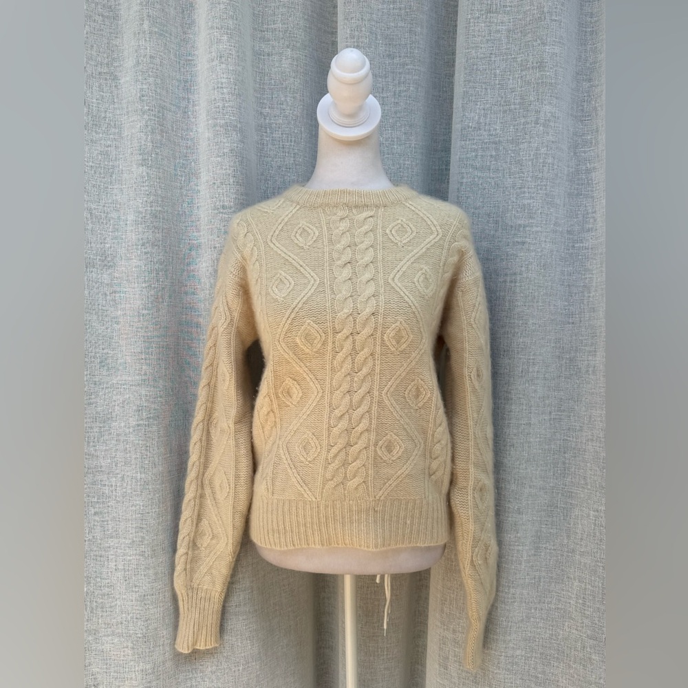 Scotty McGregors house of cashmere off white textured knitted sweater